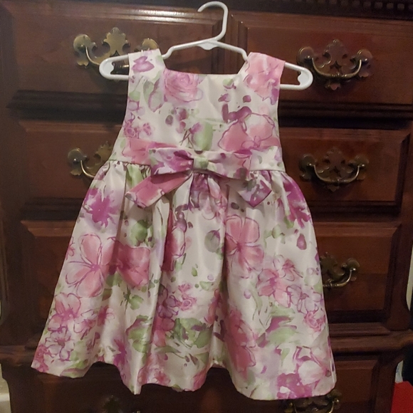Beautiful  dress 24mon-2T - Picture 2 of 5